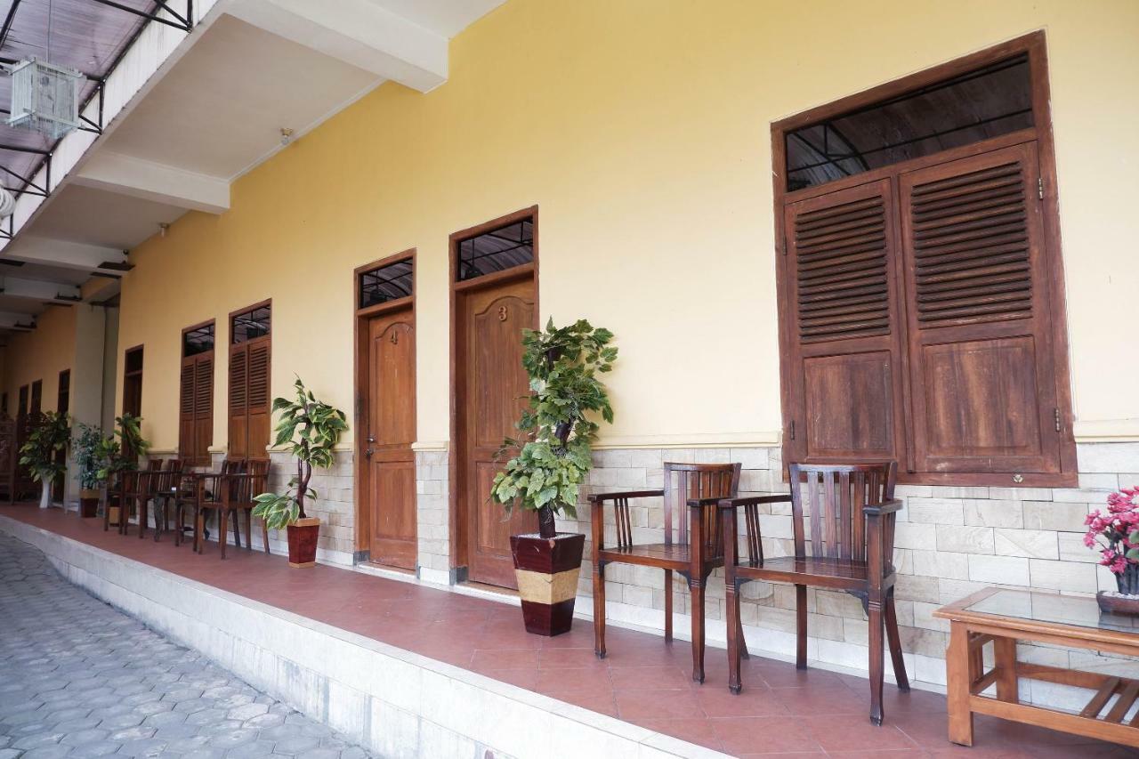Oyo 405 Wisma Yosoputro Tanjungtirto Zewnętrze zdjęcie